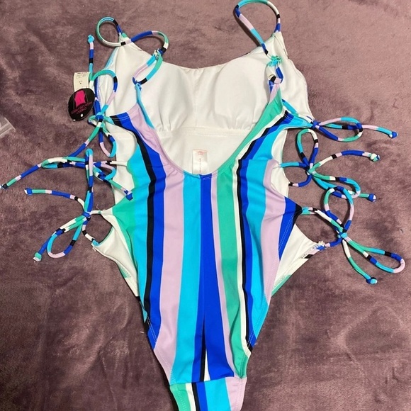 Swim suit stripes cheeky - Picture 2 of 3